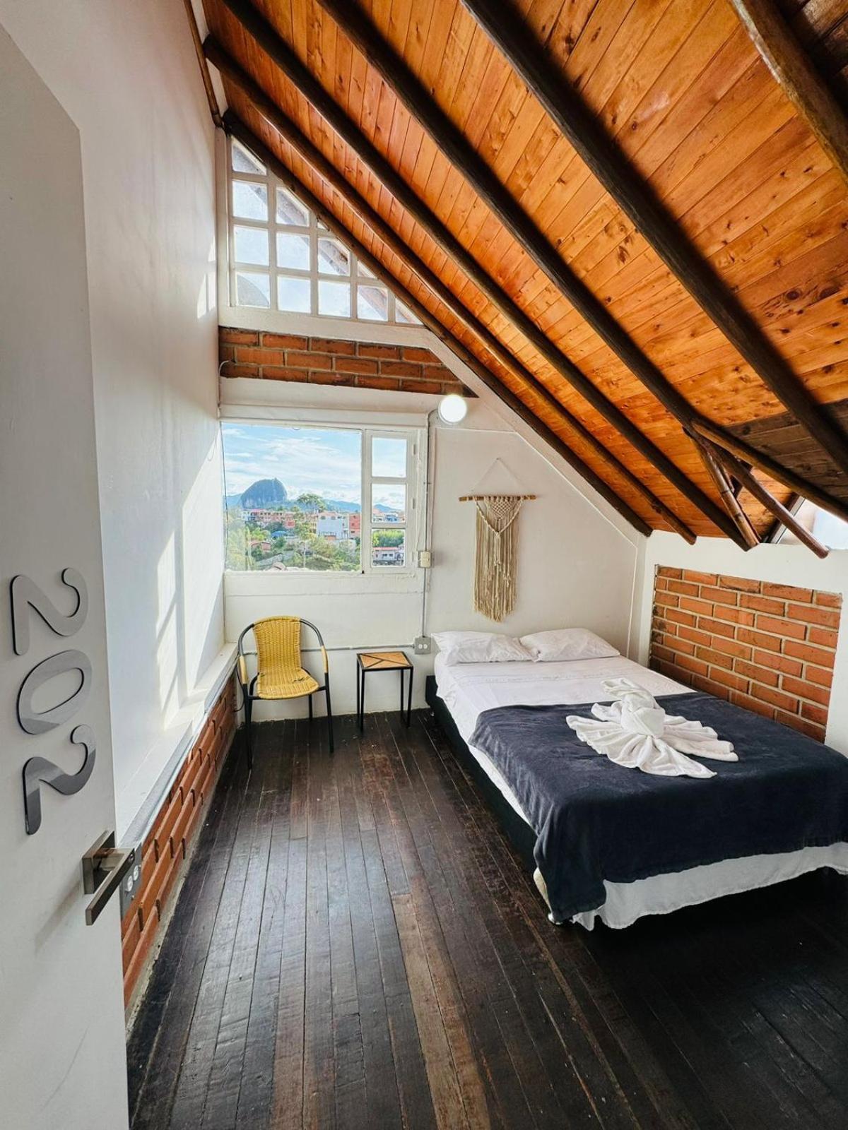 Hotel La Madriguera à Guatapé Extérieur photo