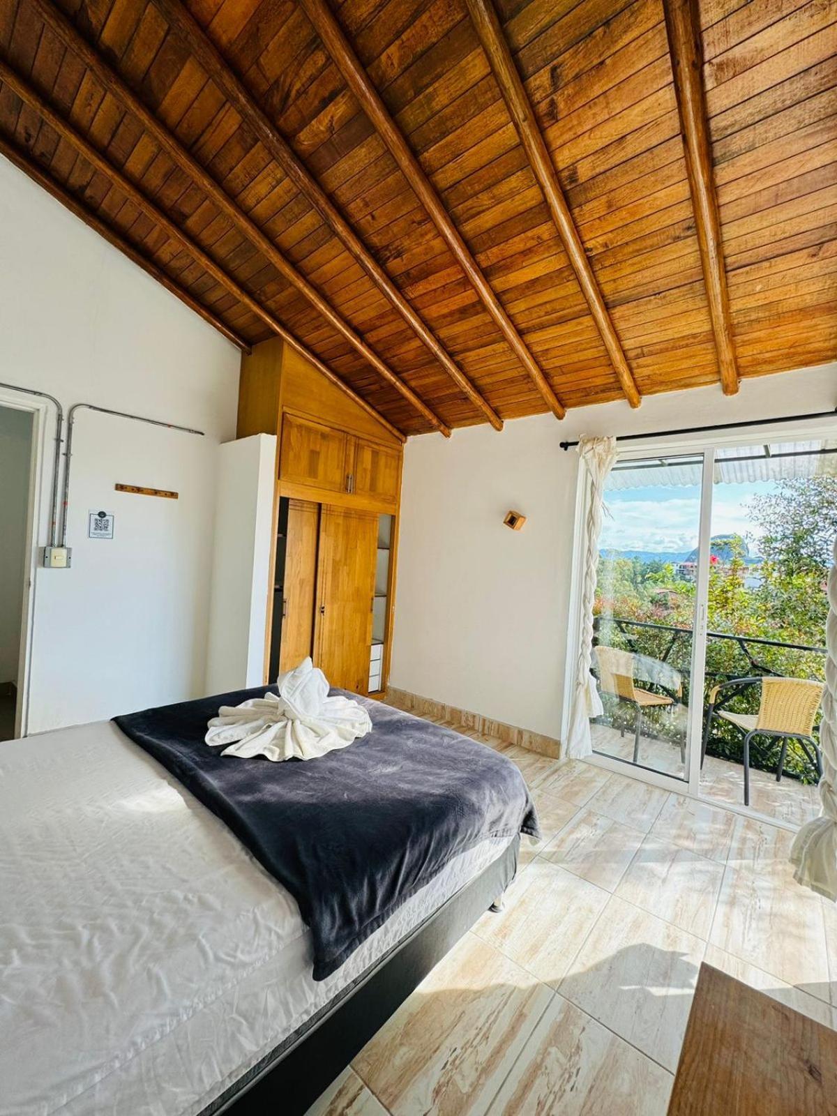 Hotel La Madriguera à Guatapé Extérieur photo