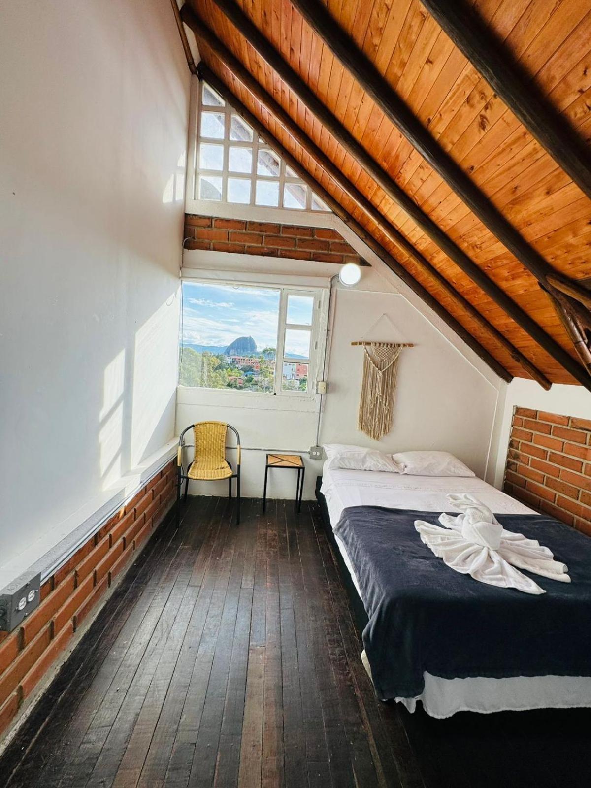 Hotel La Madriguera à Guatapé Extérieur photo