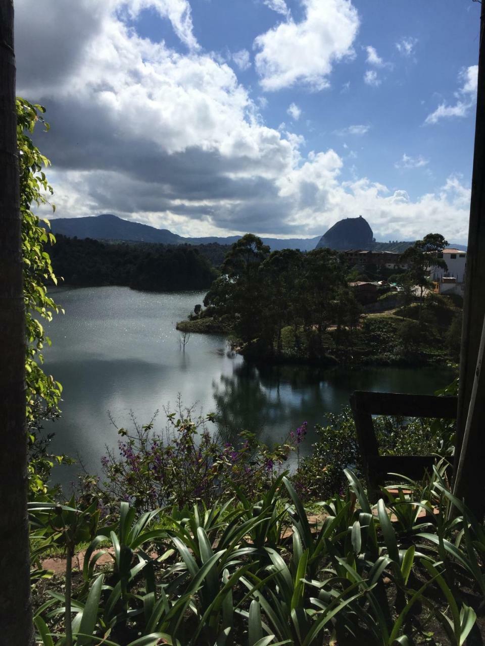 Hotel La Madriguera à Guatapé Extérieur photo
